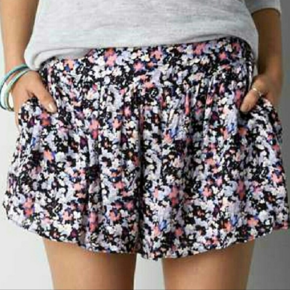 American eagle outfitters flowing scort